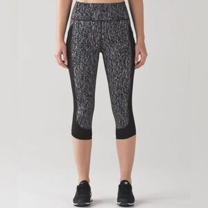 Lululemon Leggings HiRise Fit Physique Crop Size 4 Black White Mesh